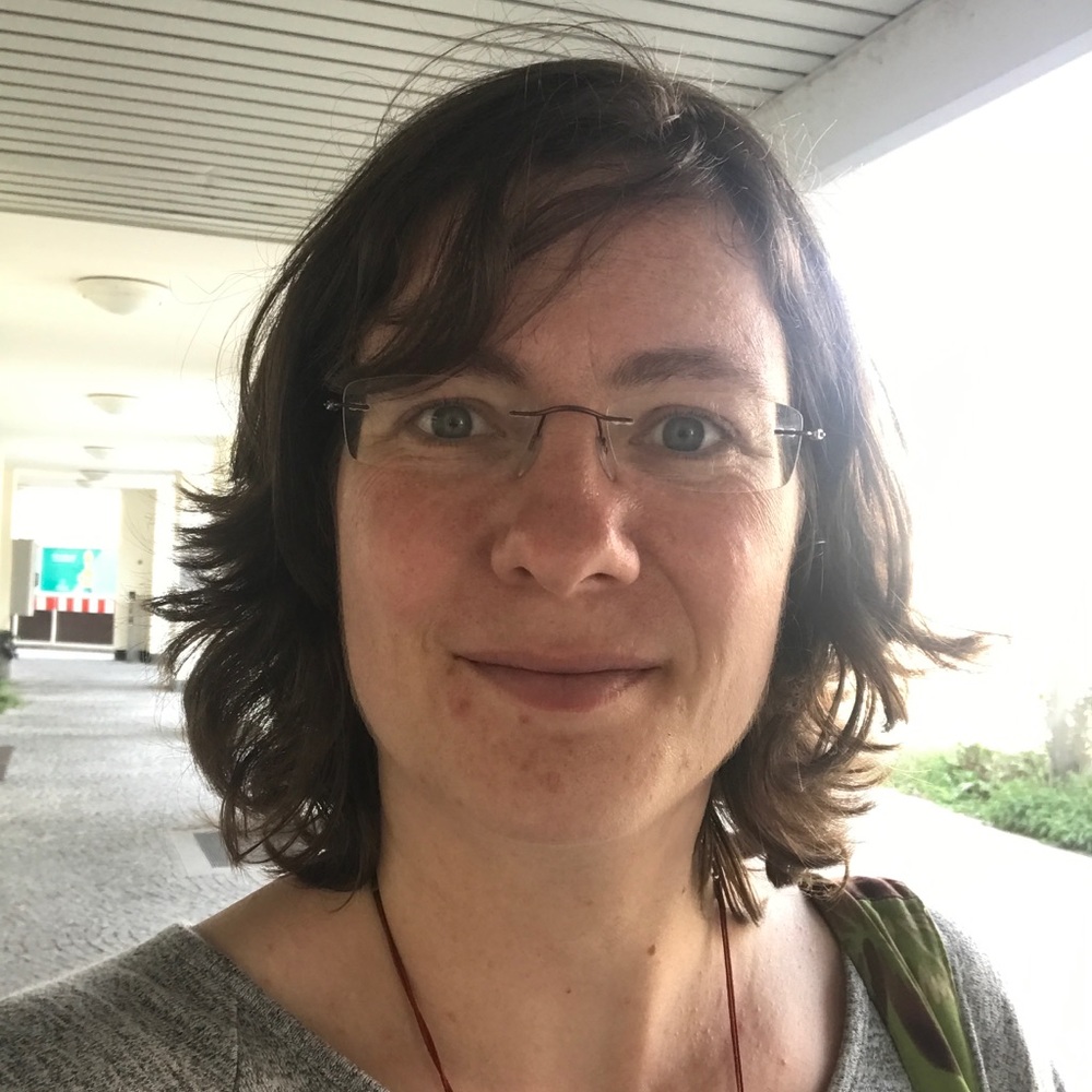 Meet your Posher, Julia